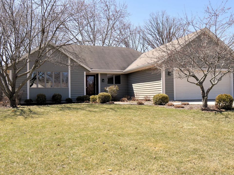 1st image of N52W14405 Thornhill Dr