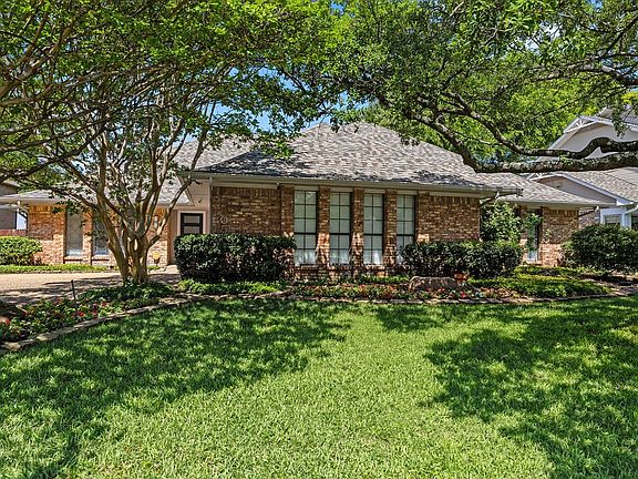 4th image of 2905 Saint Andrews Dr