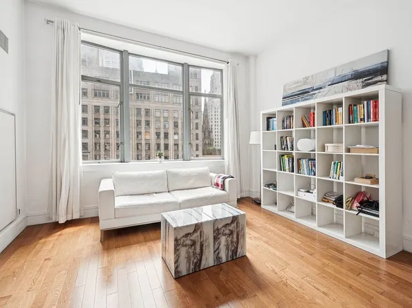 120 Greenwich St APT 11D, New York, NY 10006