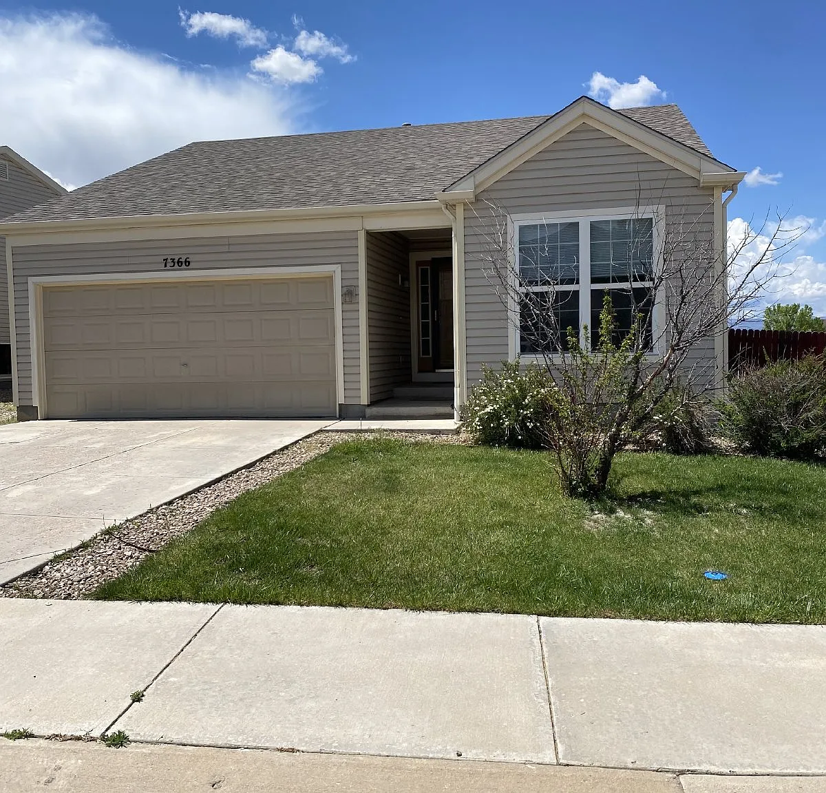 3 bed, 2.0 bath, 1447 sqft, $2,185 — Photo 1