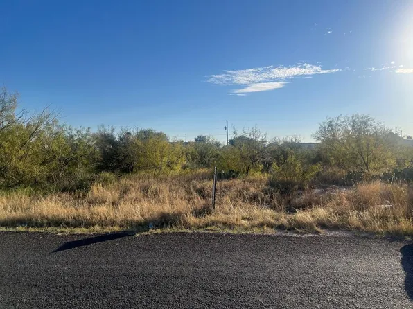 W Riggs Dr, Odessa, TX 79764