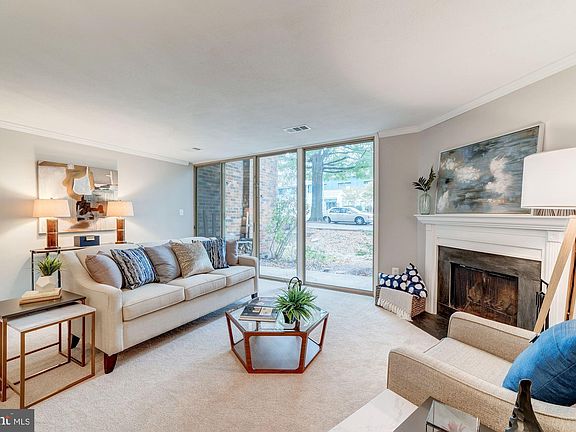 2nd image of 1747 S Hayes St #1