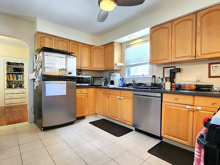 39 Alpine St — Photo 3