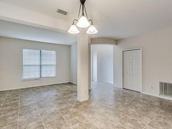 3rd image of 365 Breckenridge Cir SE