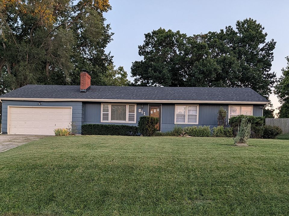 1st image of 811 NE Barry Rd