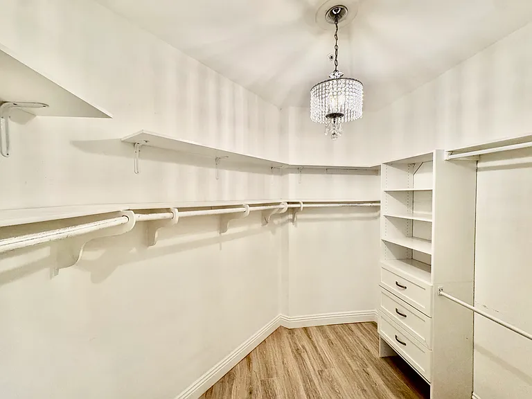 10604 Valley Spring Ln #106 — Photo 9