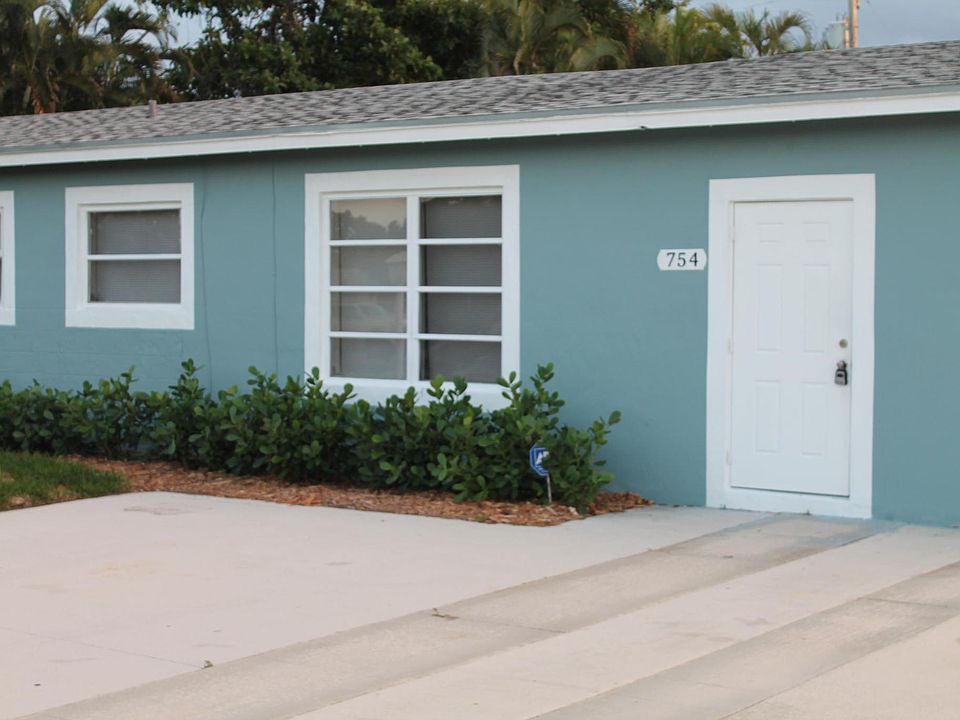 1st image of 754 Date Palm Dr