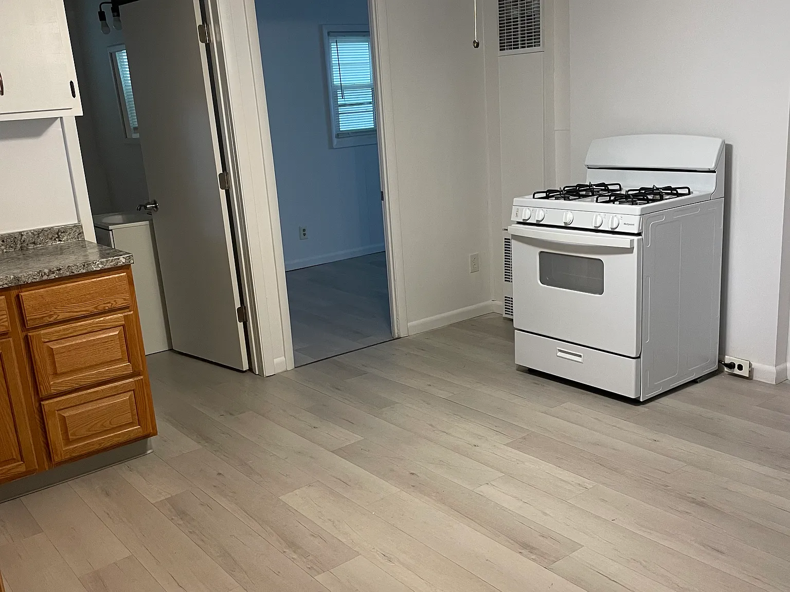 1 bed, 700 sqft, $1,000 — Photo 1