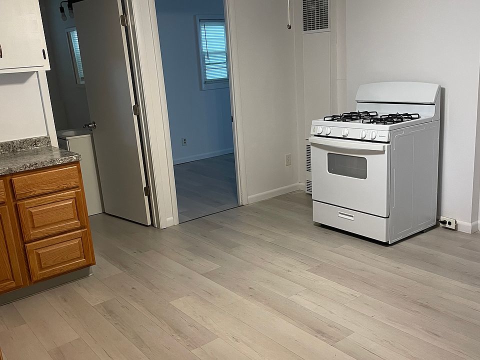 1st image of 7 Swan St #7.5