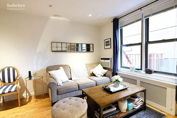 Rented by Sotheby's International Realty | media 18