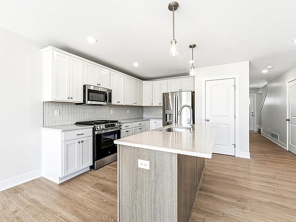 4th image of 914 Indiana Ave #14