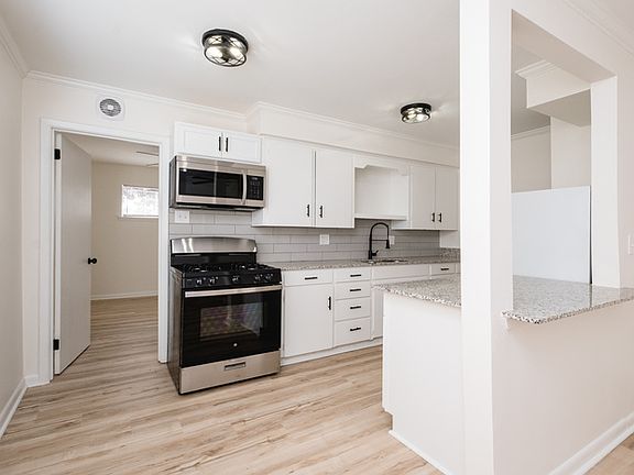 4th image of 214 N Fillmore St APT 3