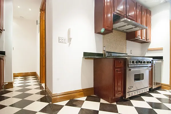 Rented by WAM Partners - William Moses Co. | media 89