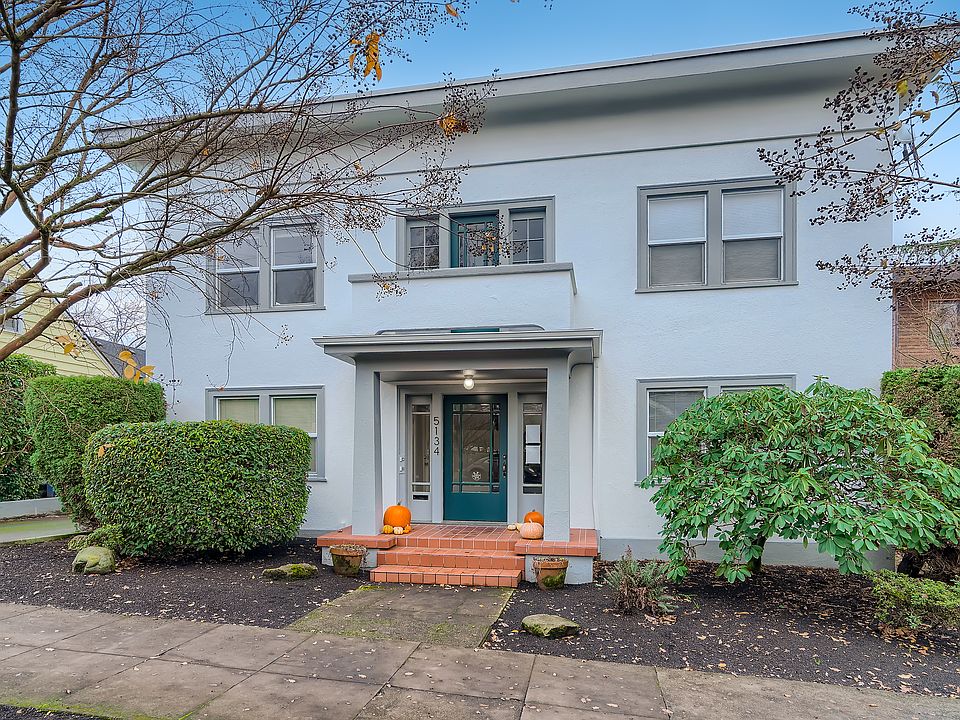 1st image of 5134 SE Hawthorne Blvd APT 2