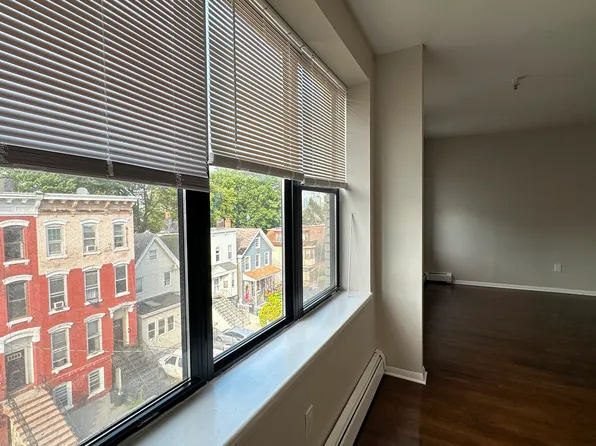 67 Brinkerhoff St, Jersey City, NJ