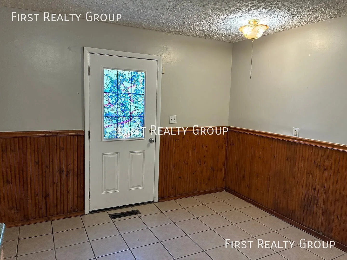4 Bedroom, 1 Bath Single Family Home for Rent, Move in Ready! — Photo 3