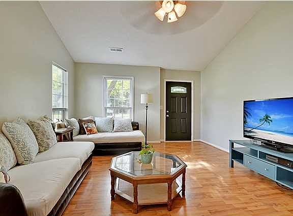 4th image of 210 Salterton St