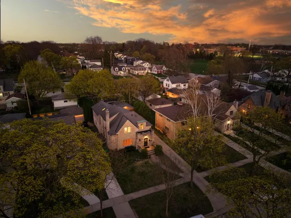 2536 N 81st STREET, Wauwatosa, WI 53213