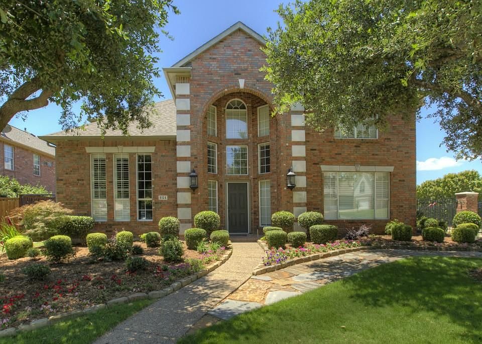 1st image of 805 Sunset Hill Dr