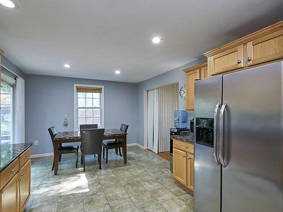 4th image of 115 Granville Ave