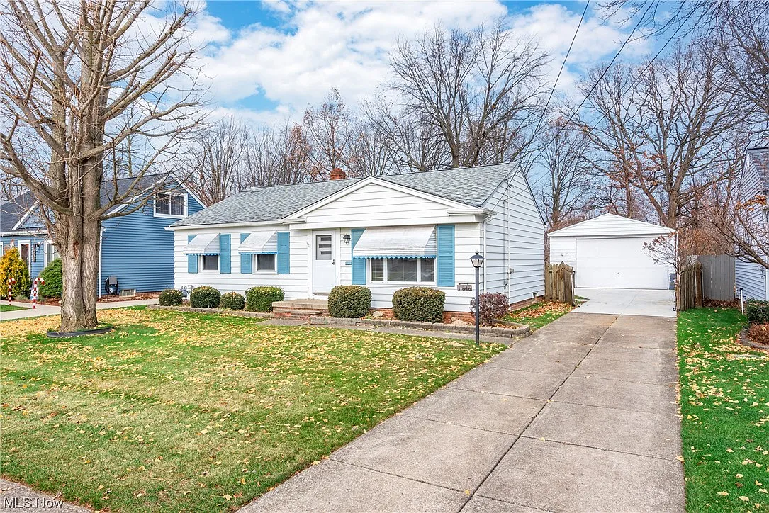 11040 Fairlawn Dr photo 1