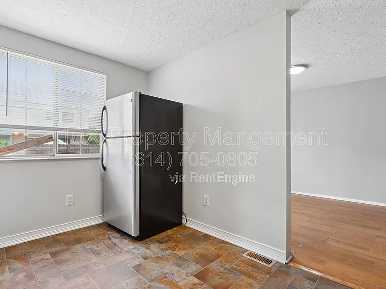 3850 Julia Ct — Photo 8