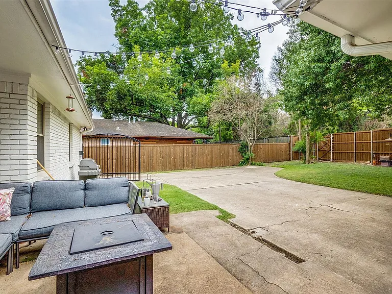 6711 Kingsbury Dr — Photo 21