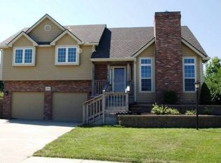 3744 SW Timber Ridge Ct, Topeka, KS 66610