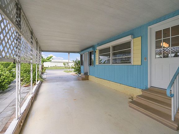 3rd image of 483 Riviera Blvd W