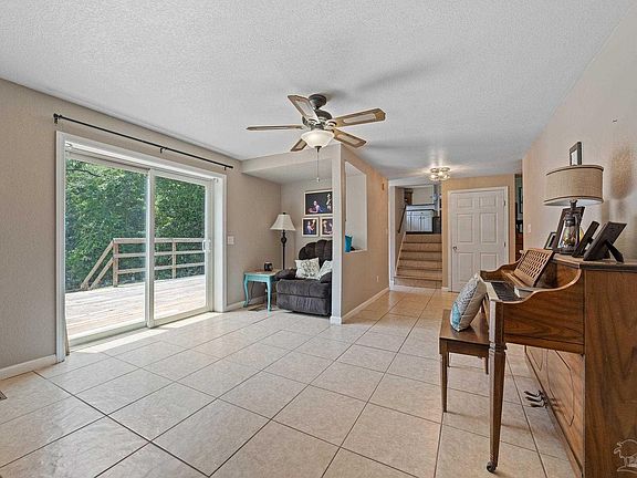 5th image of 5875 Hall Rd