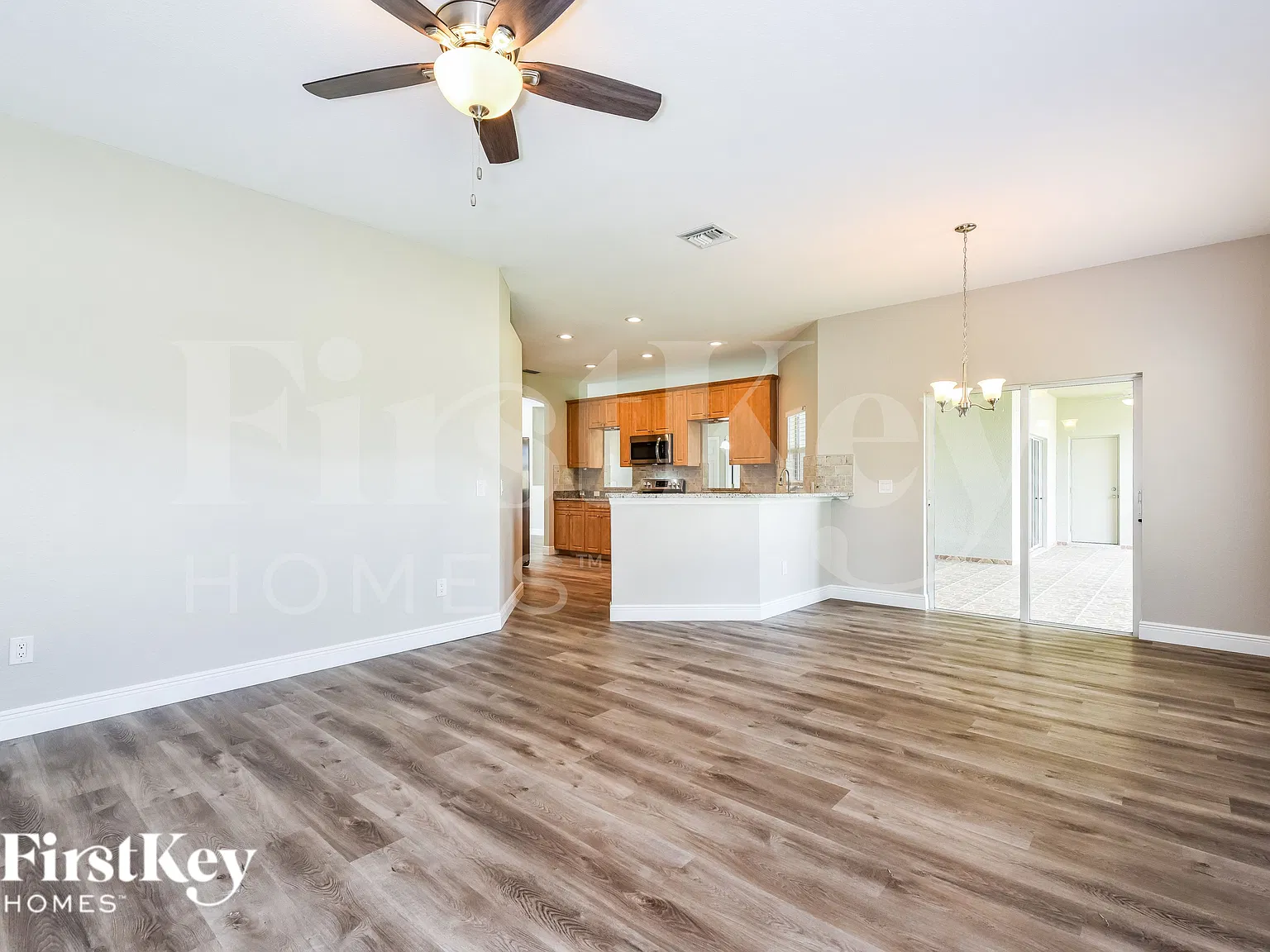 3 bed, 2.0 bath, 2093 sqft, $1,975 — Photo 2