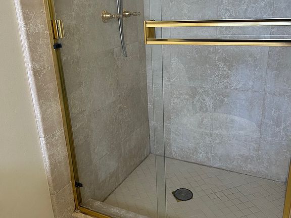 4th image of 10756 Linda Vista Dr