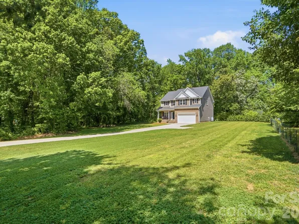 2910 Plum Thicket Ct, Monroe, NC 28112