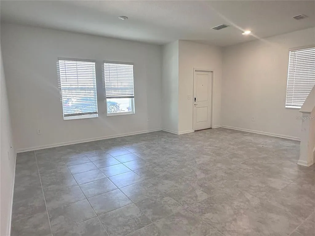 4 bed, 3.0 bath, 2079 sqft, $2,850 — Photo 4