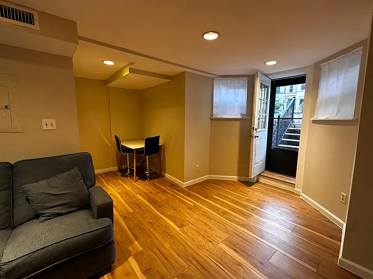 1314 Irving St NW #B — Photo 3