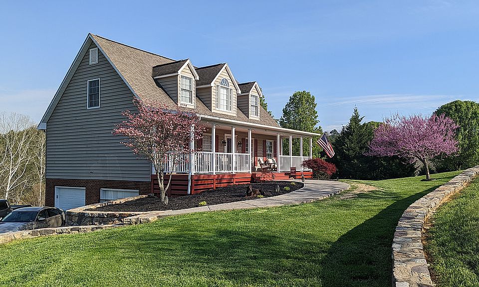 1st image of 110 Park Vista Dr