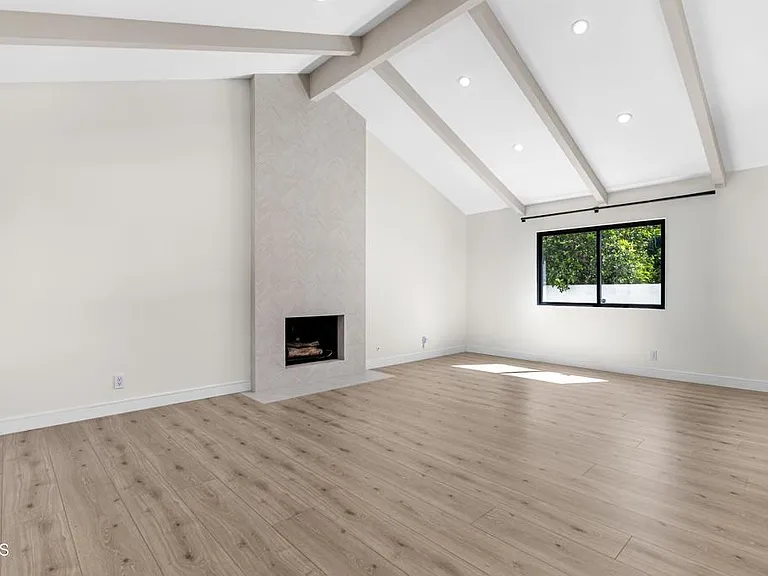 9321 Belvoir Ave — Photo 12