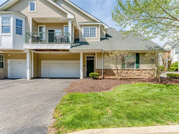 1311 Eagle Pointe Dr, Canonsburg, PA 15317