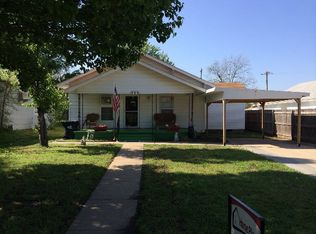 729 W 18th St, Ada, OK 74820