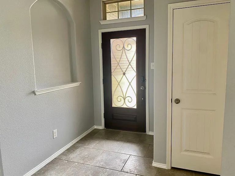 279 Oxford Dr — Photo 6