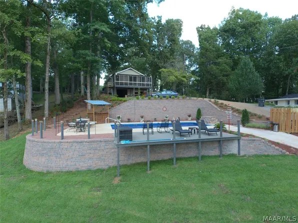1040 Tarilton Rd, Titus, AL 36080
