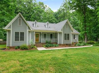 6821 Taylor Woods Ln, Pleasant Garden, NC 27313