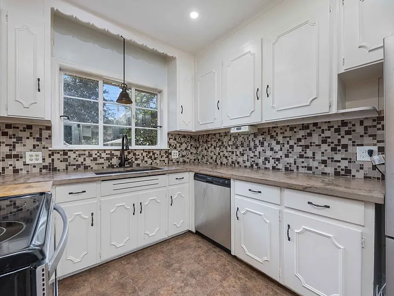 1712 Marilon Dr — Photo 4