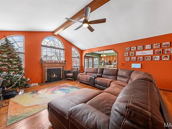 3rd image of 1373 Sunburst Dr