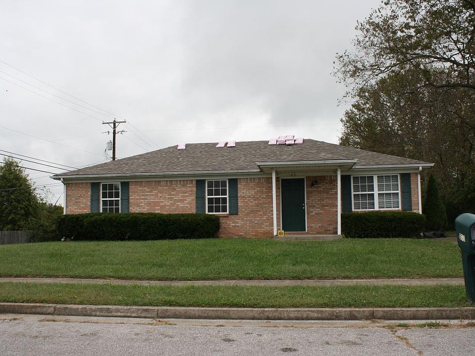 1st image of 203 Woodhill Ln