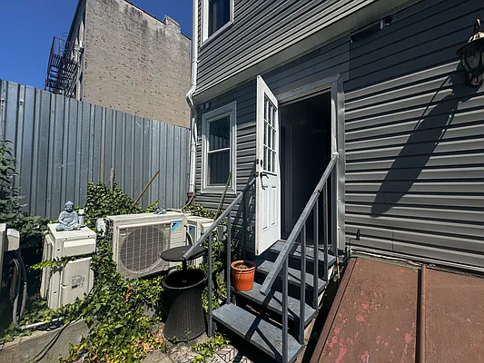 Rented by Isaac Silberstein, LREB | media 12