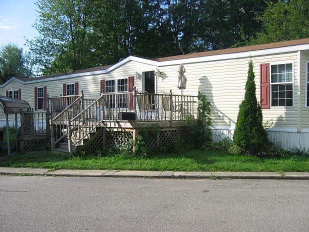 1st image of 46 Hawaiian Dr