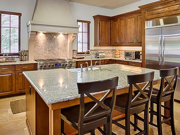 Gourmet kitchen