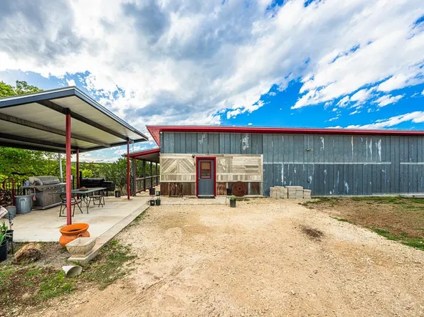 1994 Bear Creek Rd, Kerrville, TX 78028