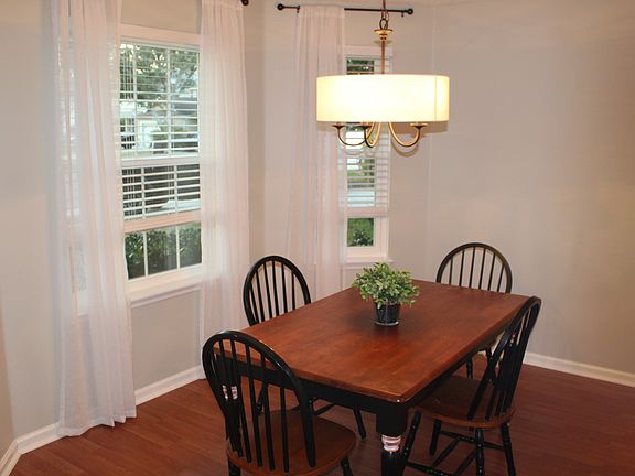 5th image of 14517 Woodfield Cir N